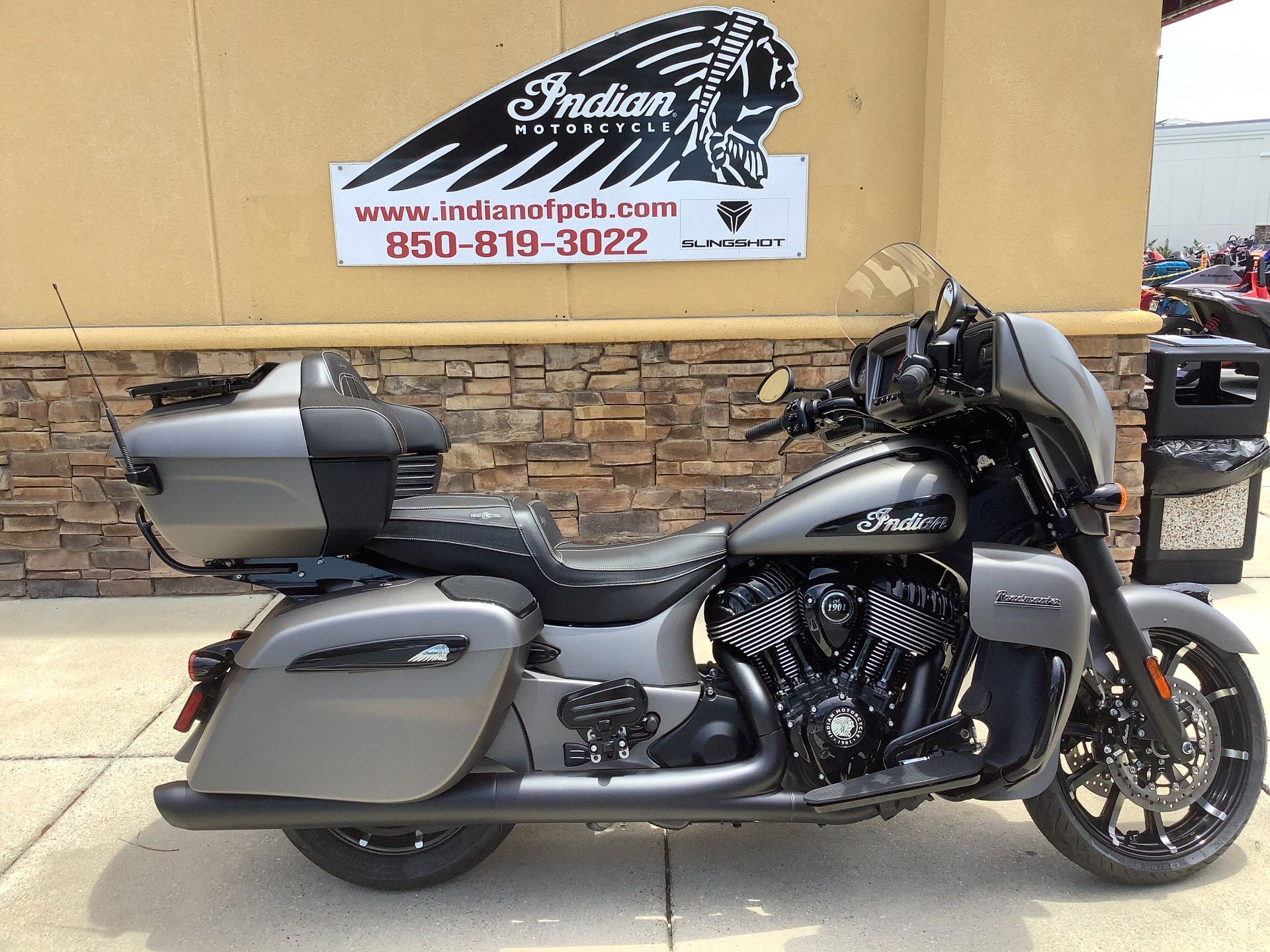 2026 Indian Motorcycle Roadmaster® Dark Horse® with PowerBand Audio Package DARK HORSE WITH POWERBAND AUDIO PACKAGE in Panama City Beach, FL