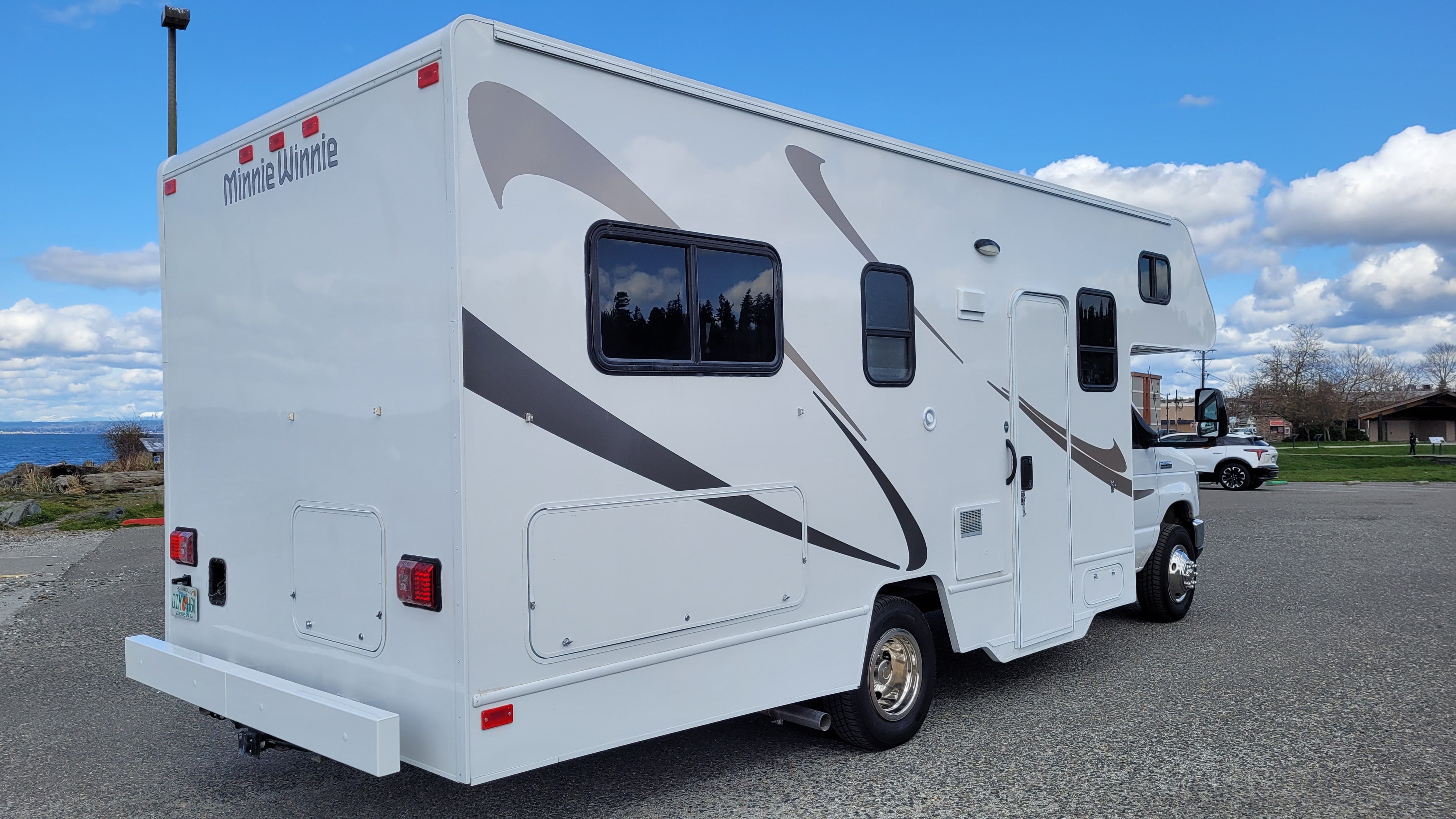 2020 Winnebago MINNIE WINNIE 325AR in everett WA
