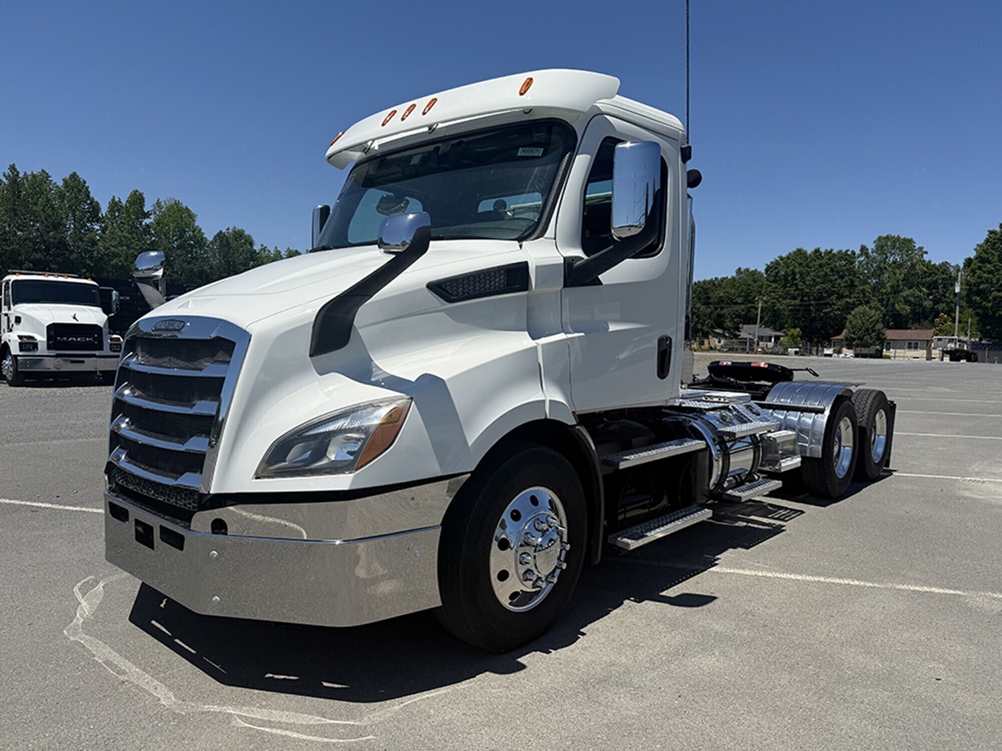 2019 FREIGHTLINER CASCADIA 116 in Roanoke, VA