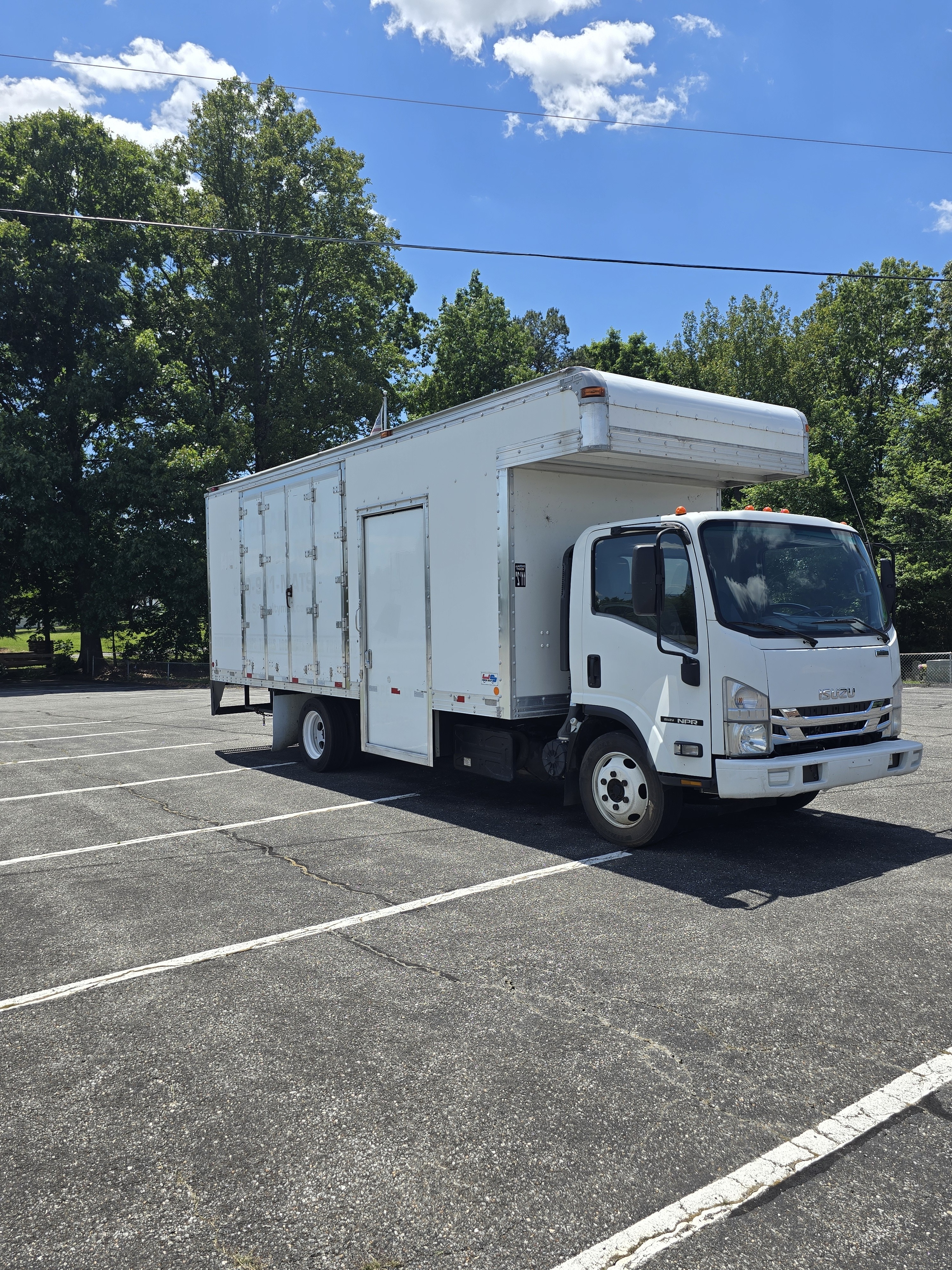 2018 ISUZU NRR in Altavista, VA
