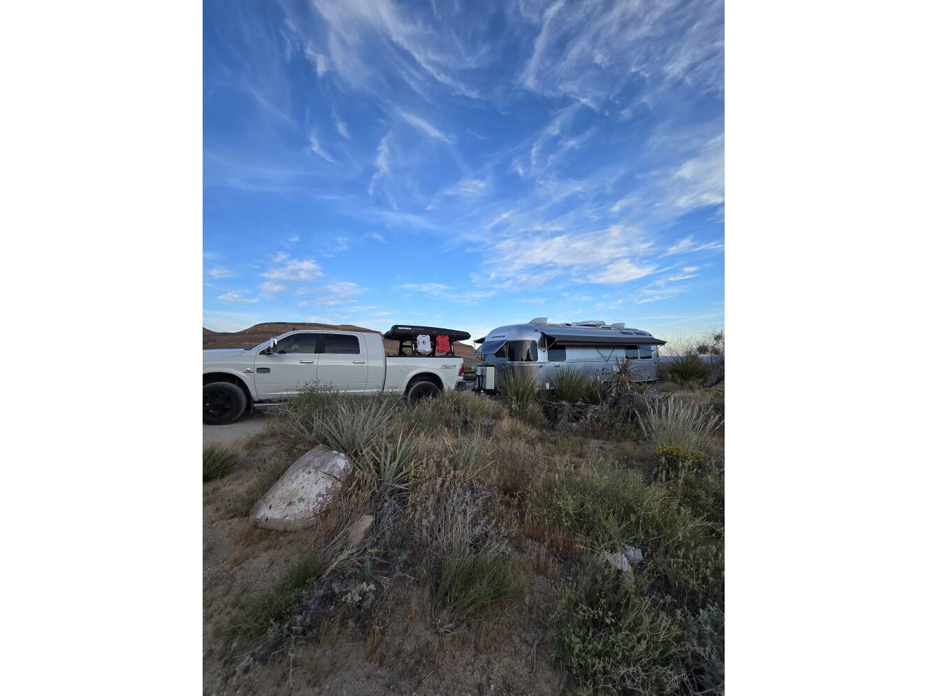 A photo of this 2017 Airstream FLYING CLOUD 27FB QUEEN