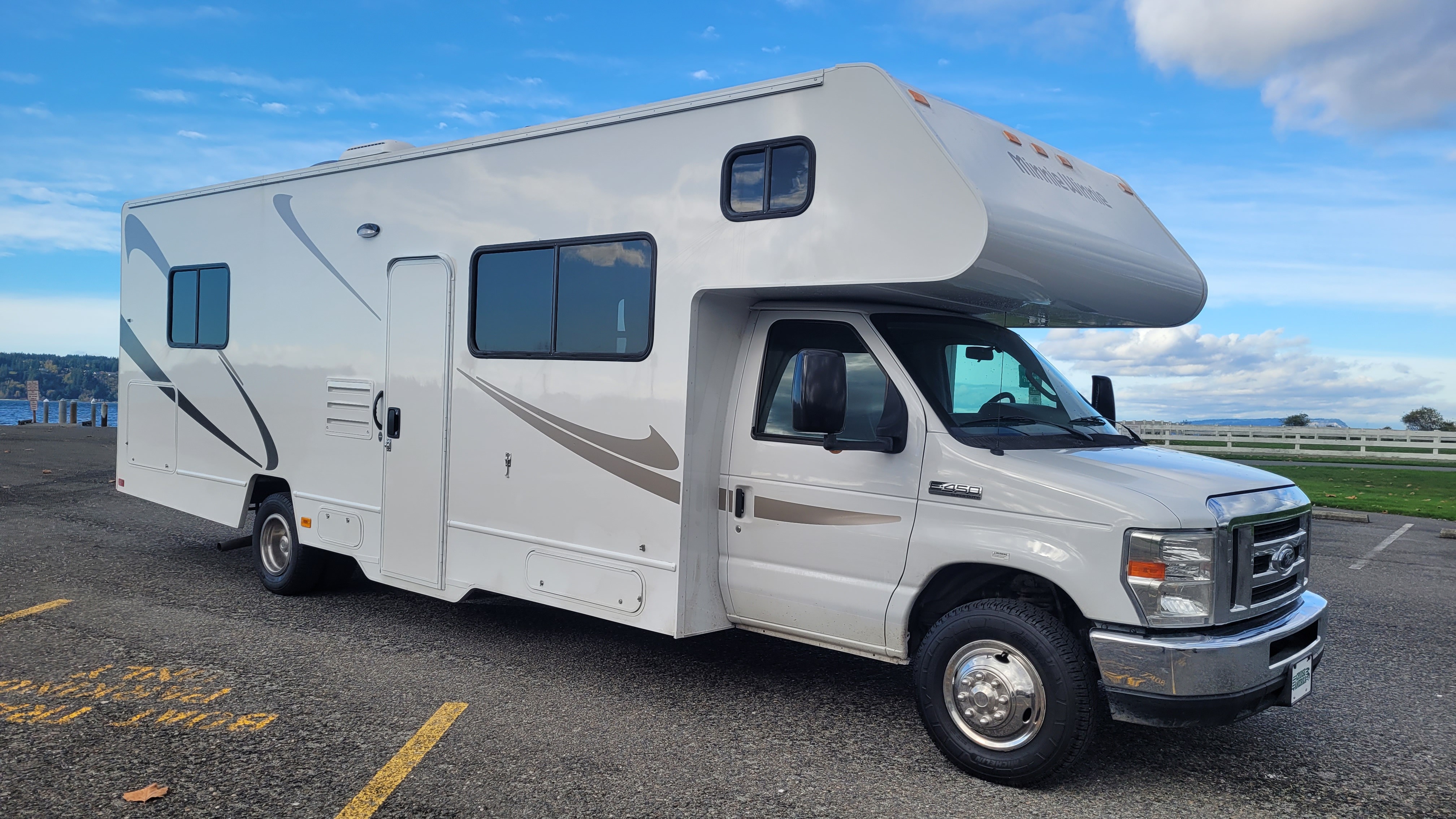 2021 Winnebago MINNIE WINNIE 328QR in everett WA