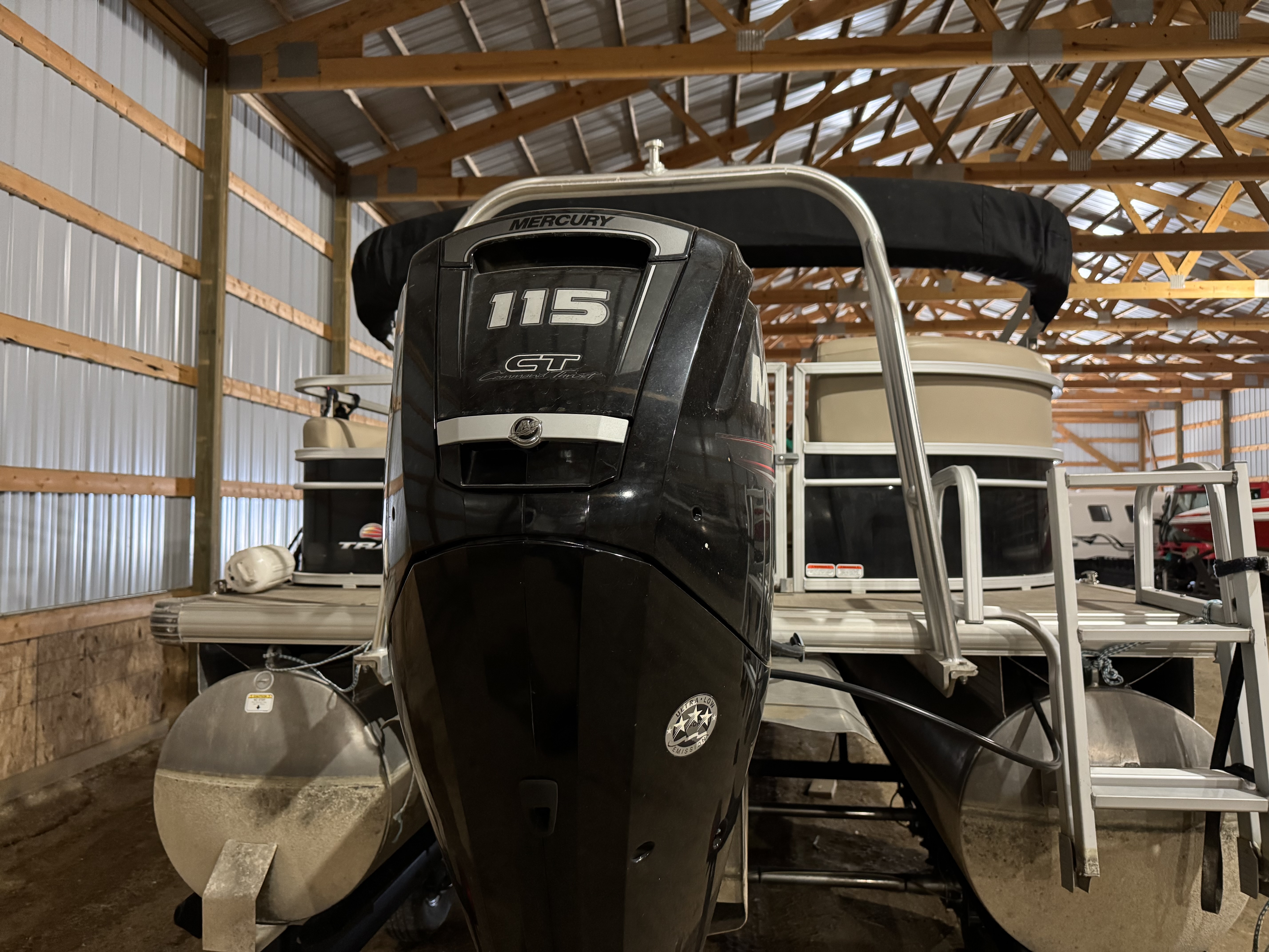 2019 Sun Tracker Party Barge 22' 22 RF XP3 in devils lake ND