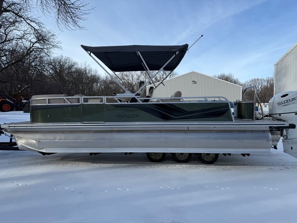 2026 Avalon Venture 85 21' Versatile Rear Bench in devils lake ND