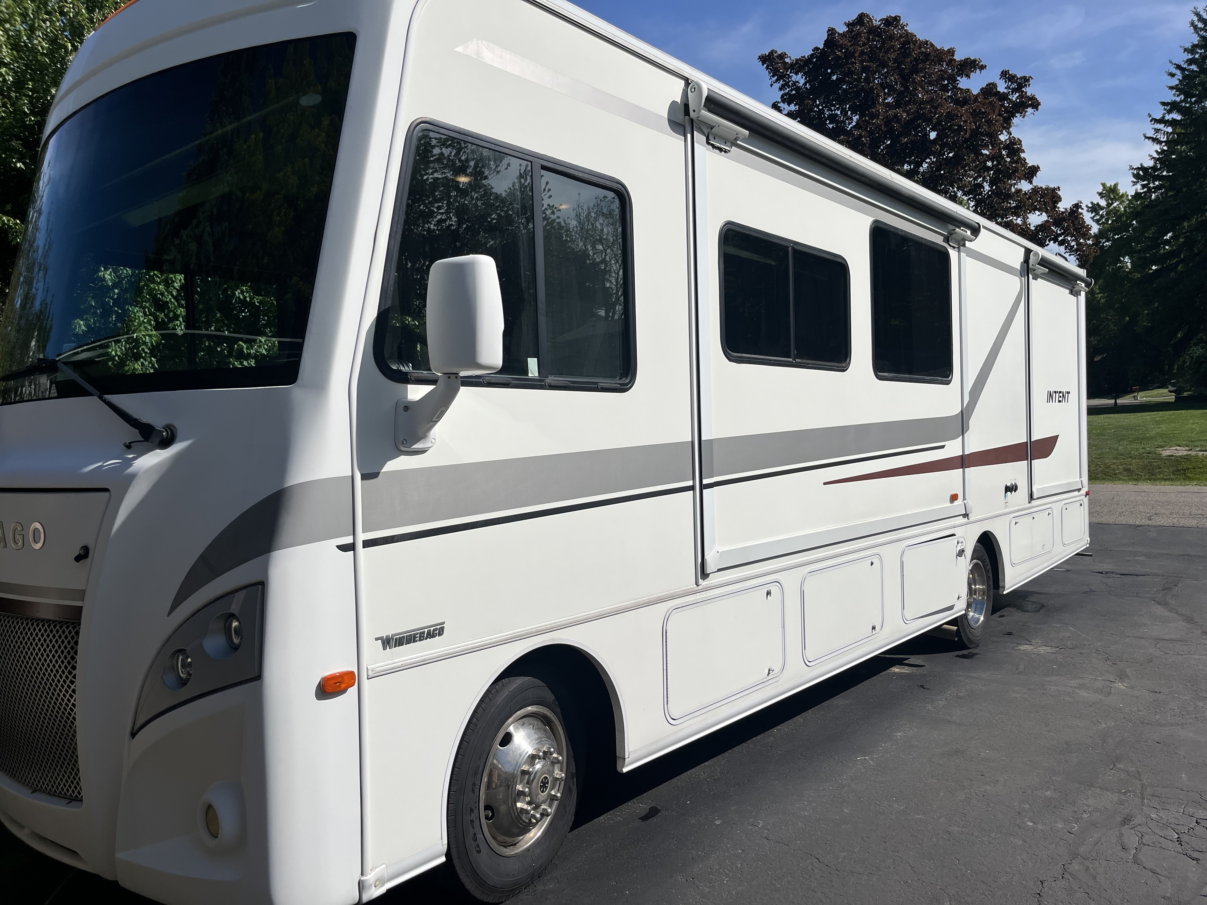 2018 Winnebago INTENT 30R in farmington hills MI