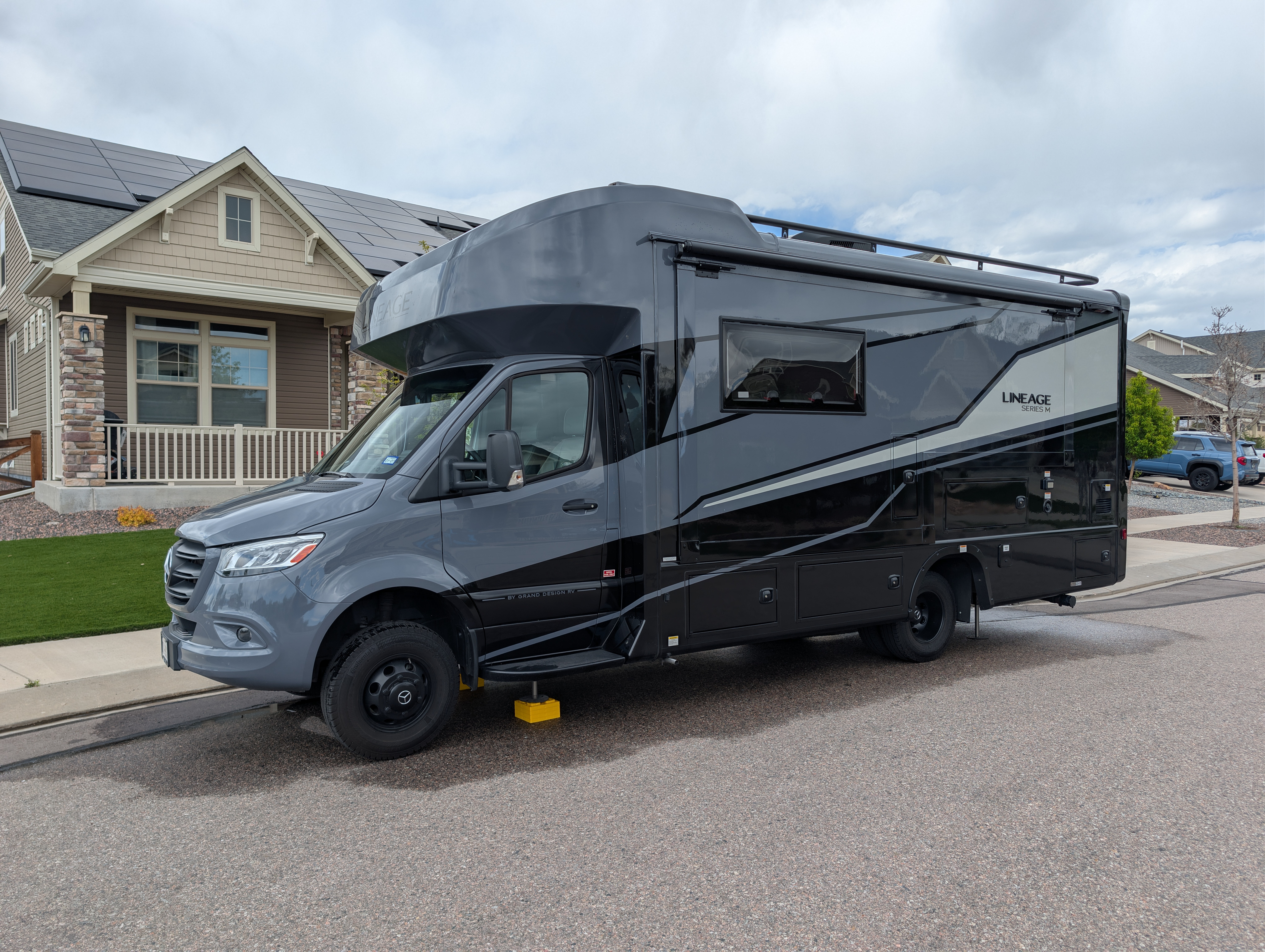2025 Grand Design LINEAGE SERIES M 25FW RV