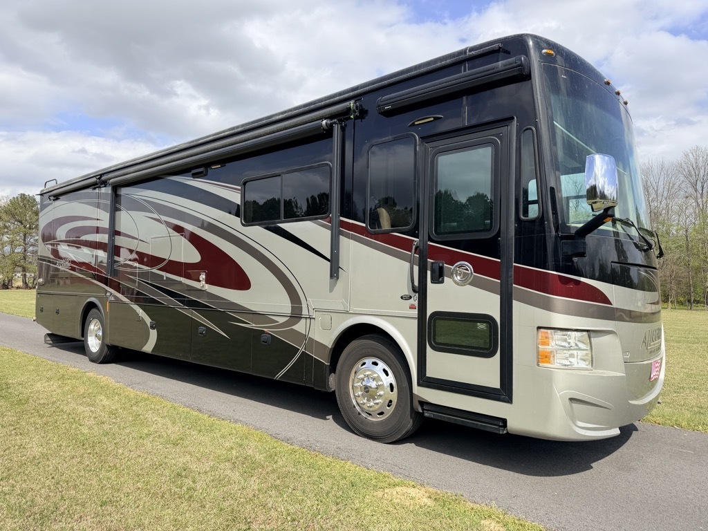 2017 Tiffin Motorhomes ALLEGRO RED 37 PA in centre AL