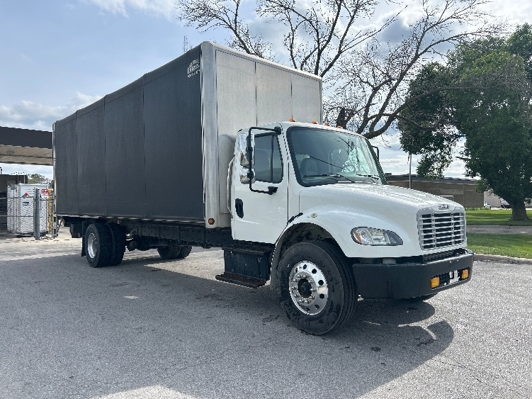 2017 FREIGHTLINER BUSINESS CLASS M2 106 in Kansas City, MO