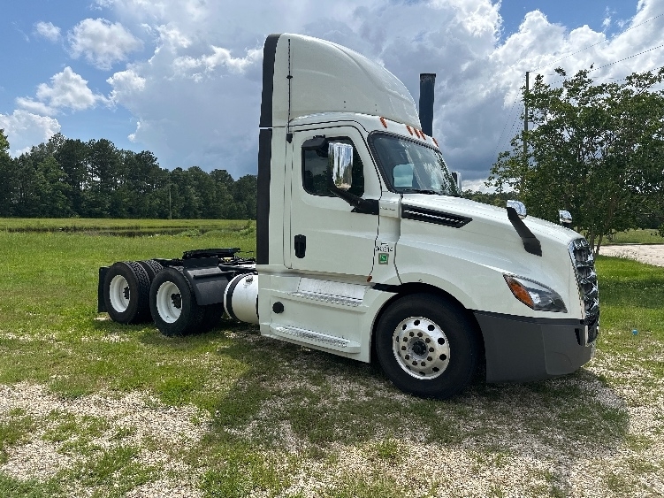 2020 FREIGHTLINER CASCADIA 126 in Hammond, LA