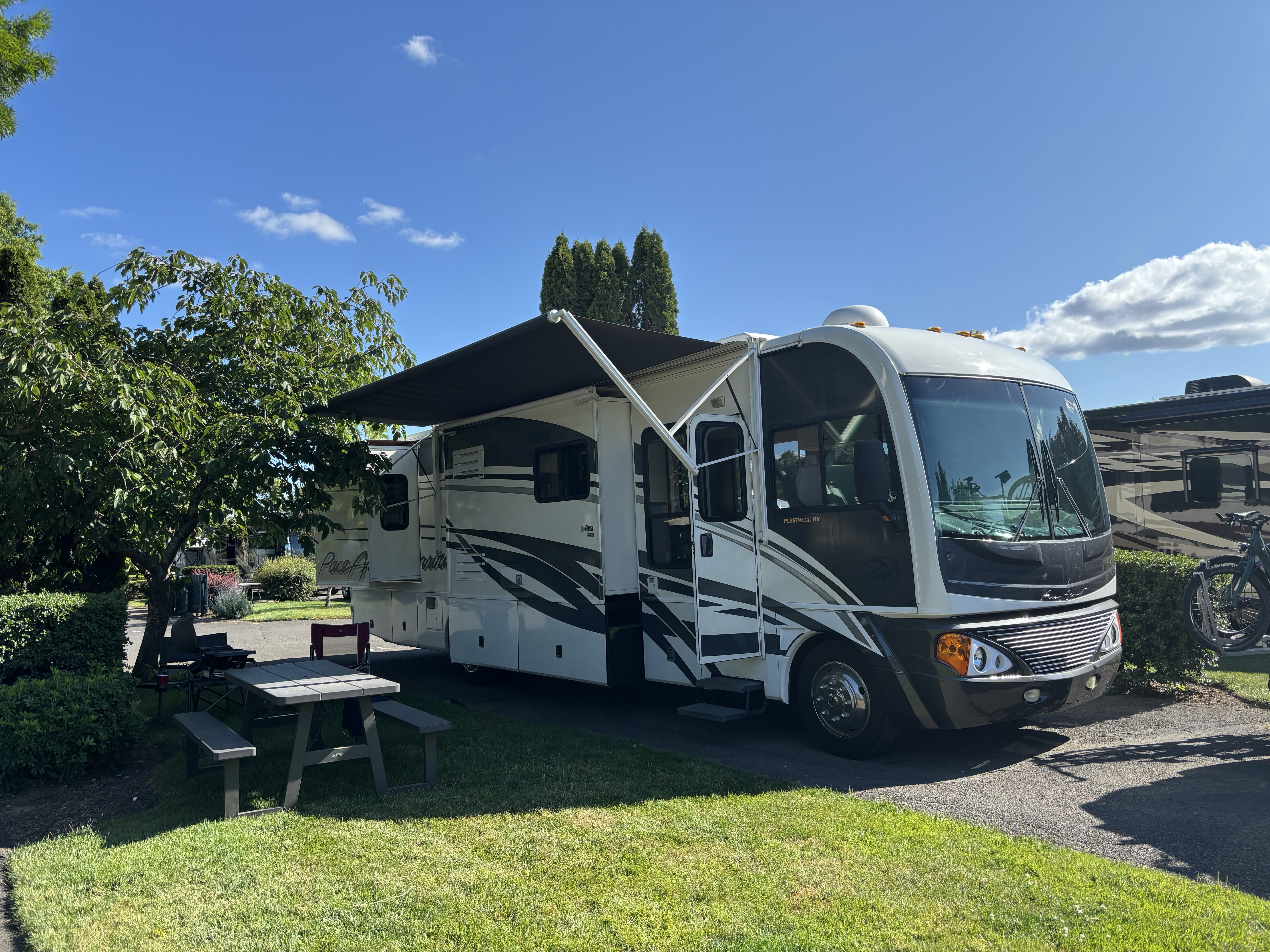 2004 Fleetwood PACE ARROW 37C RV
