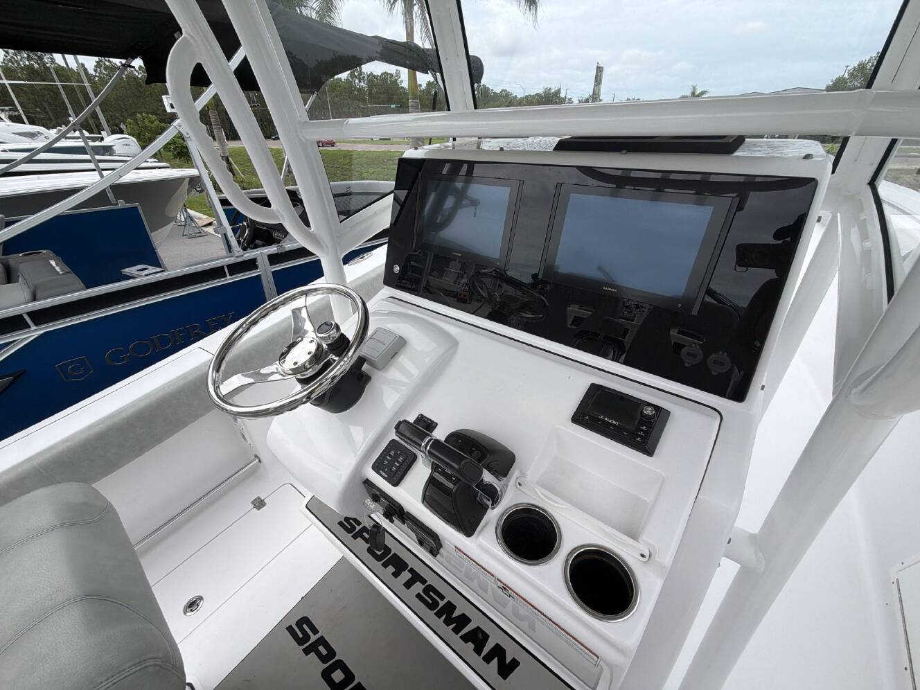 A photo of this 2020 Sportsman 282 Open