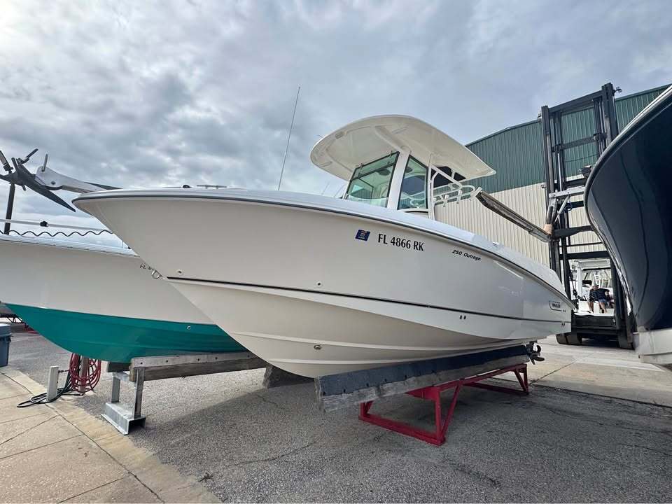 2016 Boston Whaler 250 Outrage in orange beach AL