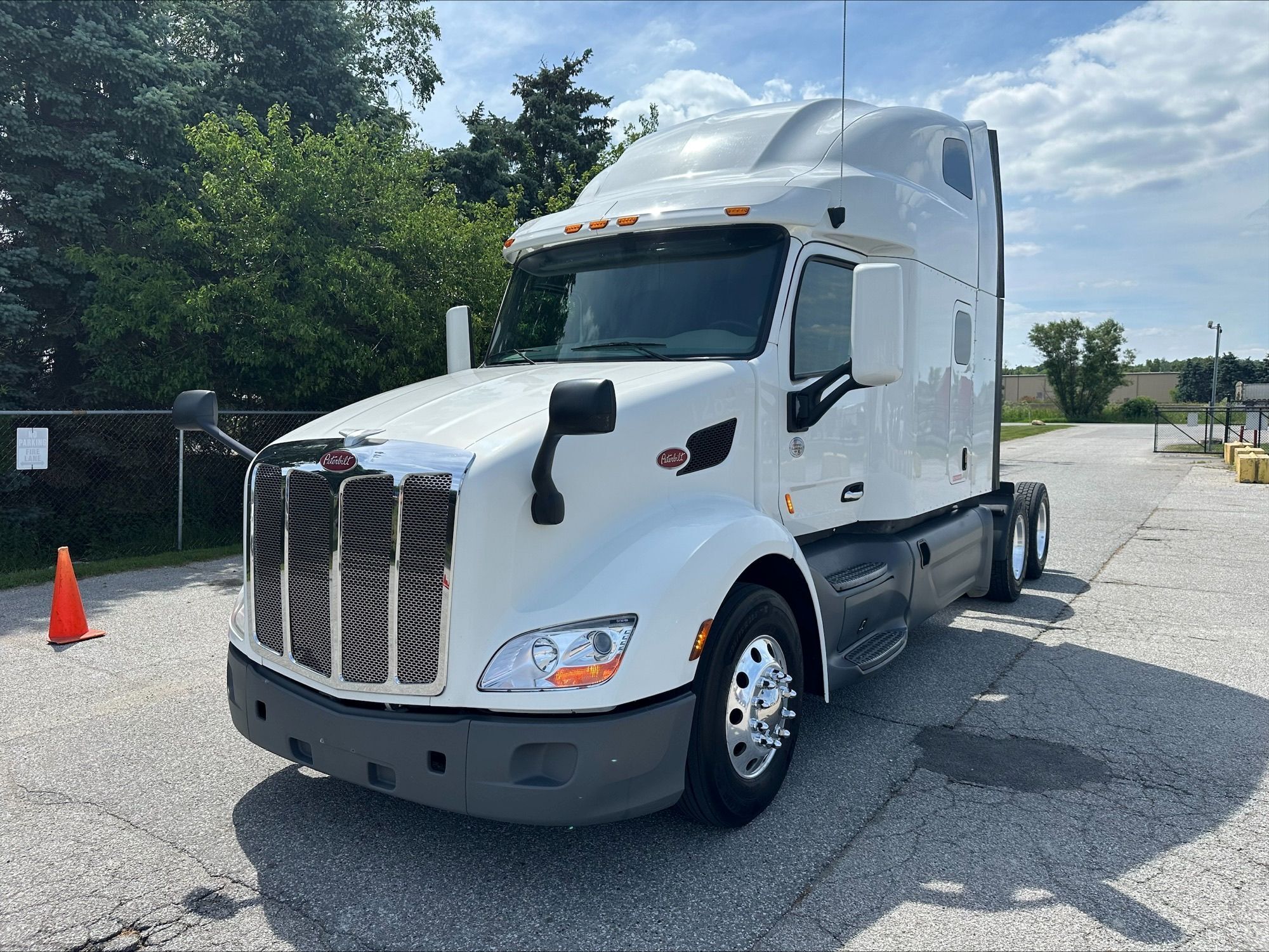 2021 PETERBILT 579 in Portage, IN