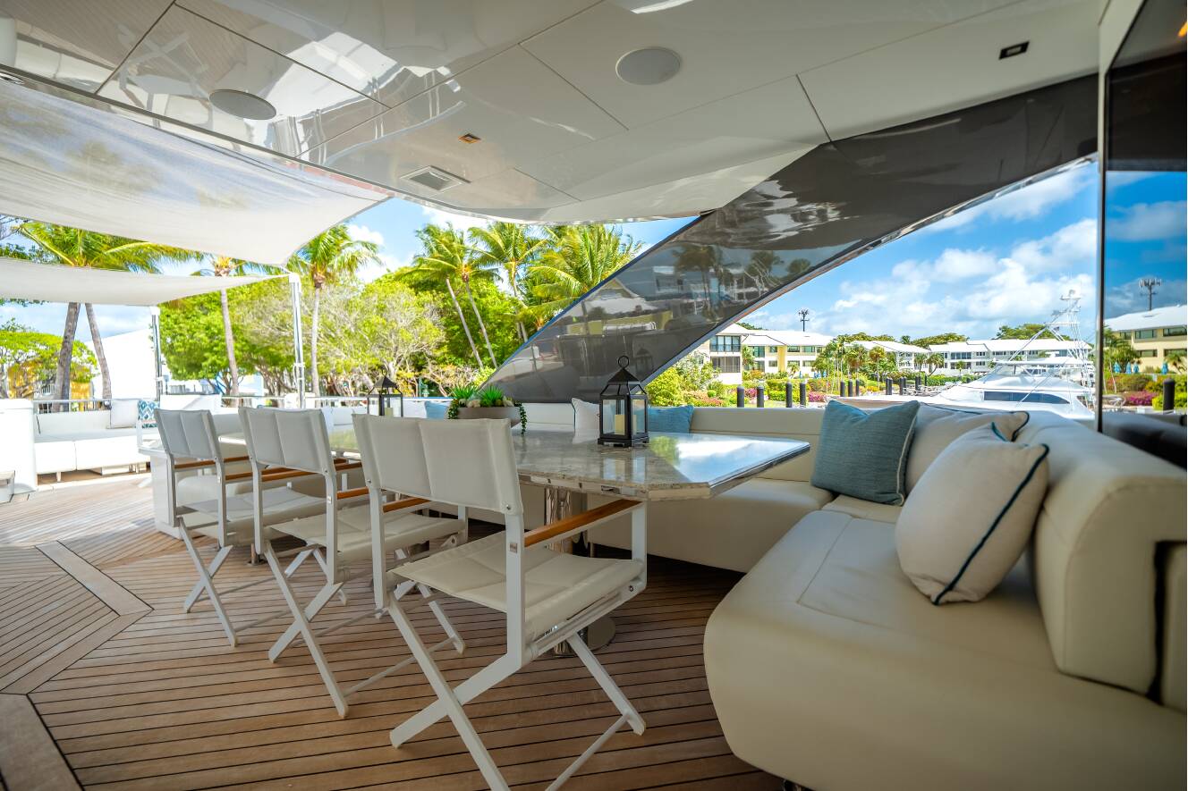 A photo of this 2023 Ocean Alexander 27R