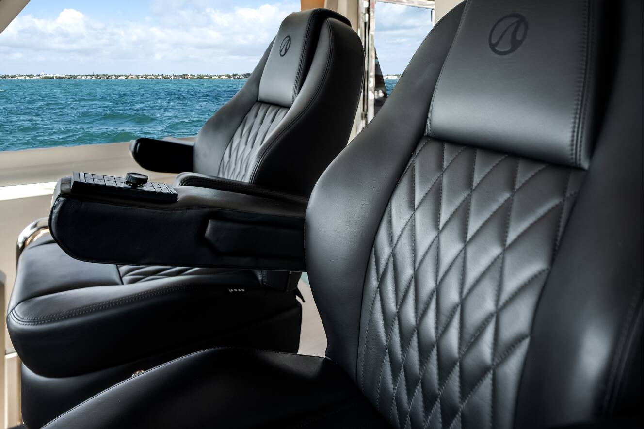A photo of this 2023 Ocean Alexander 27R