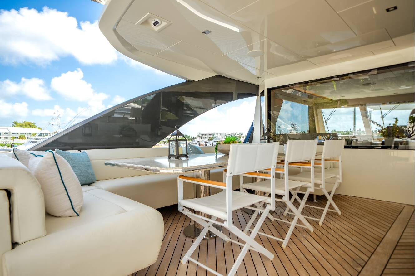A photo of this 2023 Ocean Alexander 27R