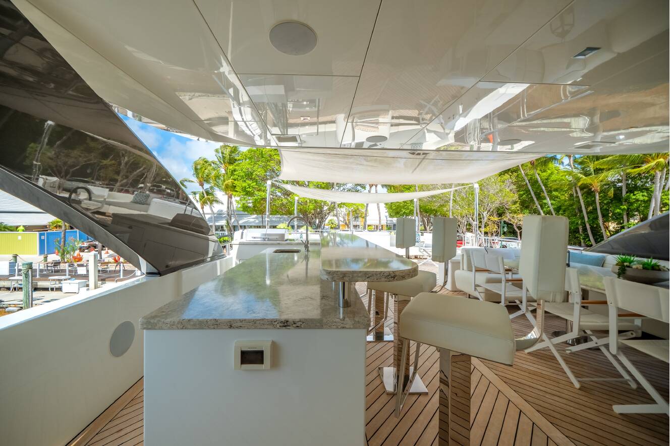 A photo of this 2023 Ocean Alexander 27R