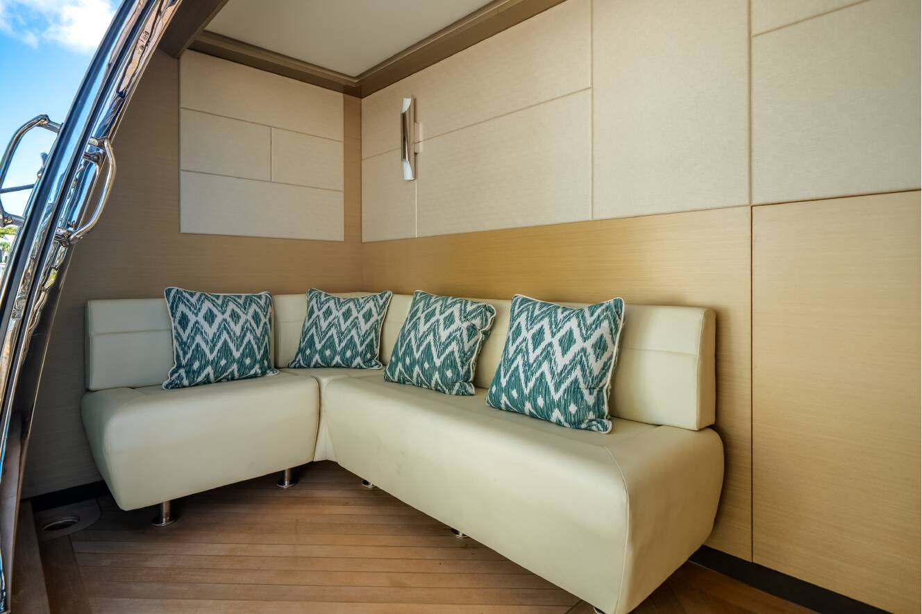 A photo of this 2023 Ocean Alexander 27R