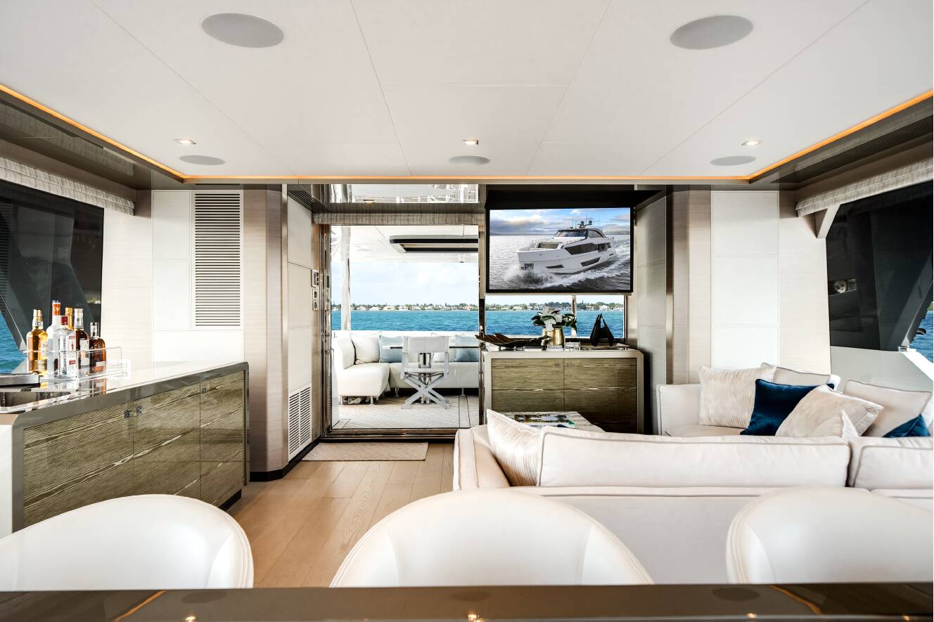 A photo of this 2023 Ocean Alexander 27R