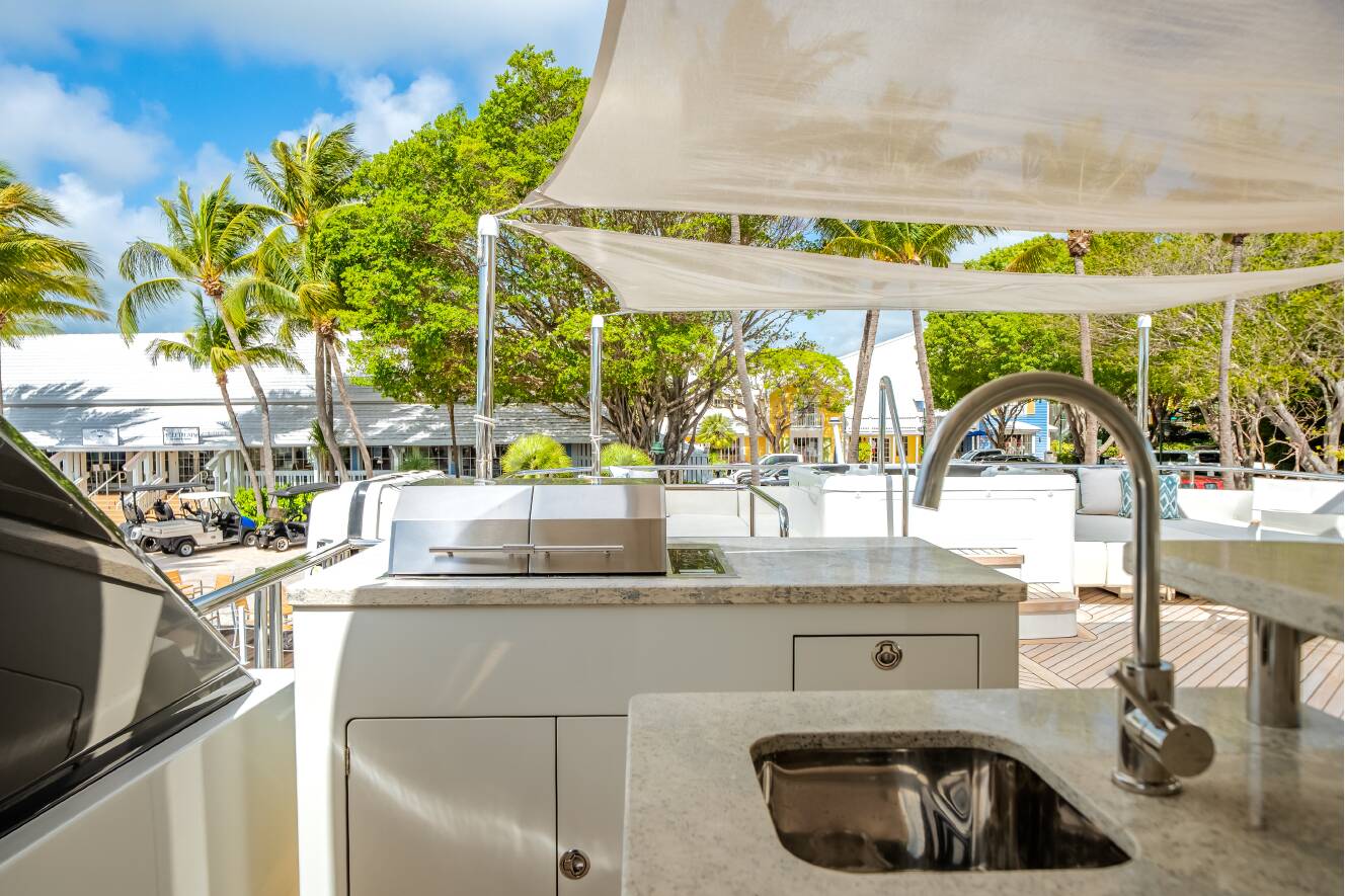 A photo of this 2023 Ocean Alexander 27R