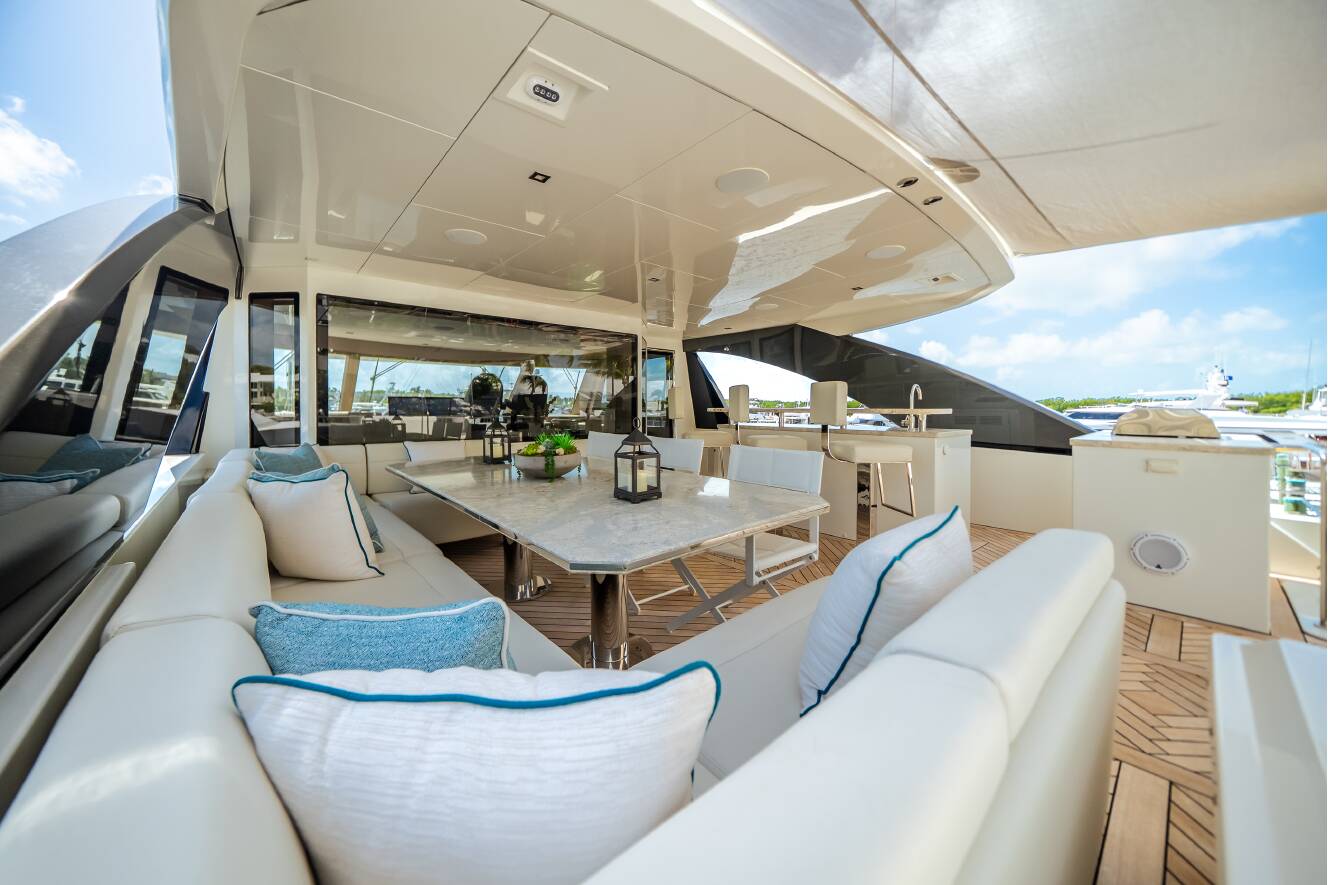 A photo of this 2023 Ocean Alexander 27R