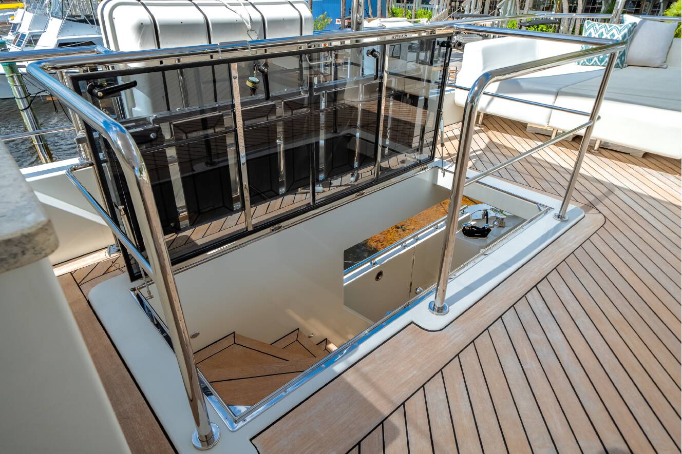 A photo of this 2023 Ocean Alexander 27R