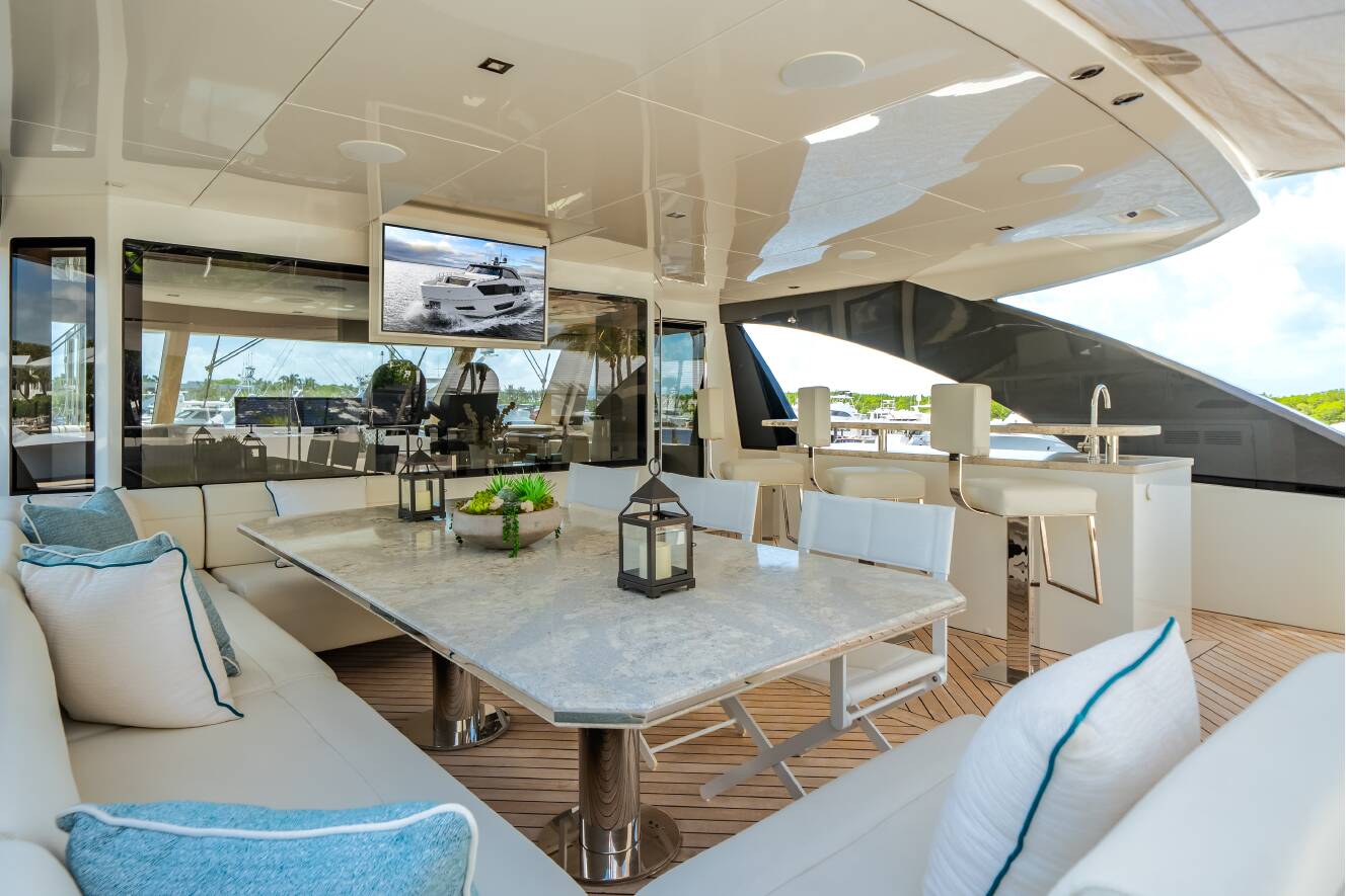 A photo of this 2023 Ocean Alexander 27R