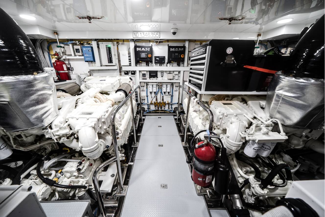 A photo of this 2023 Ocean Alexander 27R