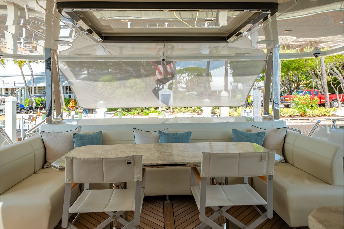 A photo of this 2023 Ocean Alexander 27R