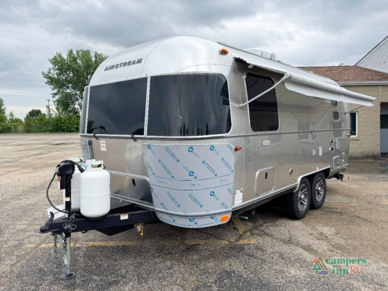 A photo of this 2026 Airstream Trade Wind 23FBT