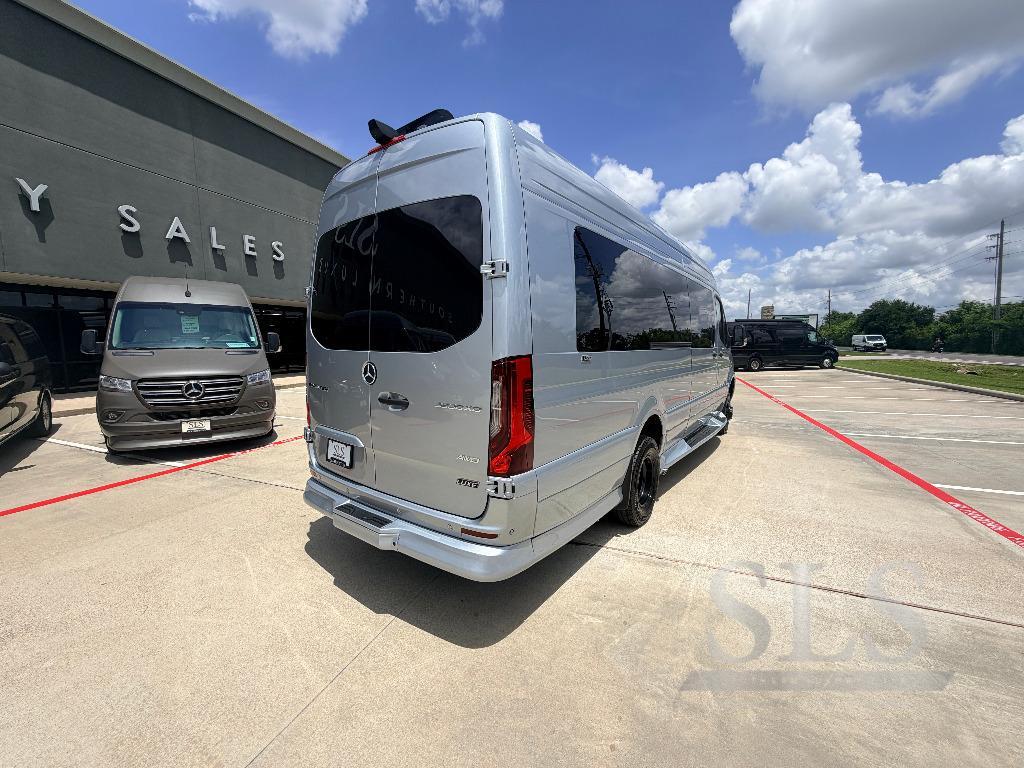 2027 Midwest Automotive Designs Luxe Cruiser D6 AWD 170 EXT 170 EXT D6 in houston TX