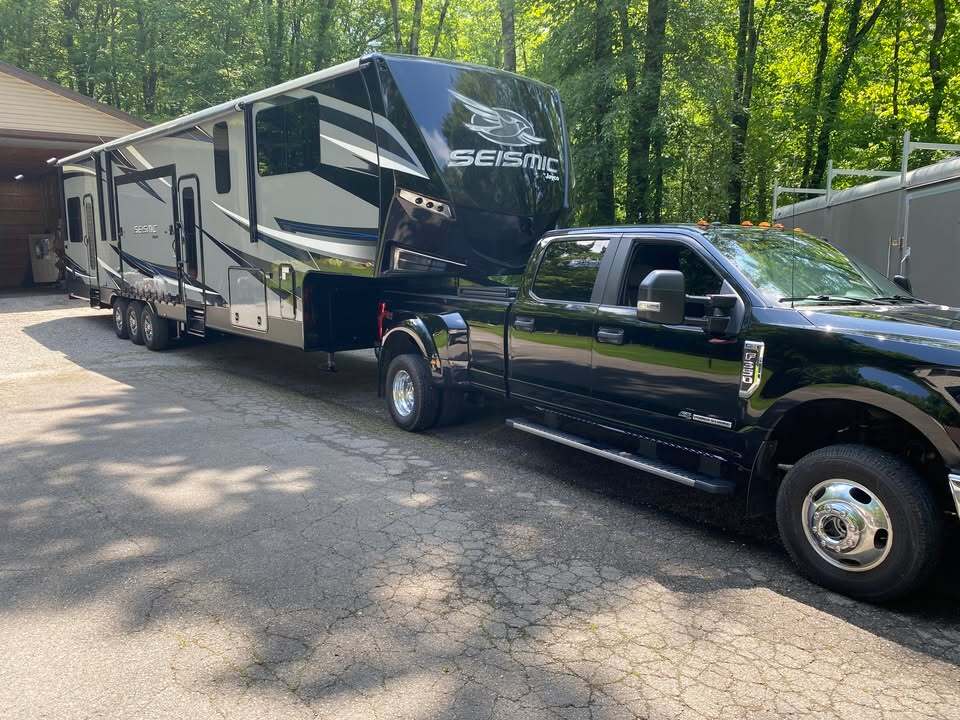 2018 Jayco SEISMIC 4212 in saxonburg PA