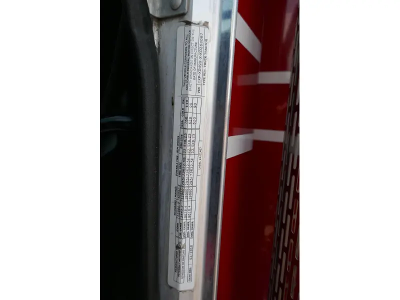 2019 PETERBILT 389