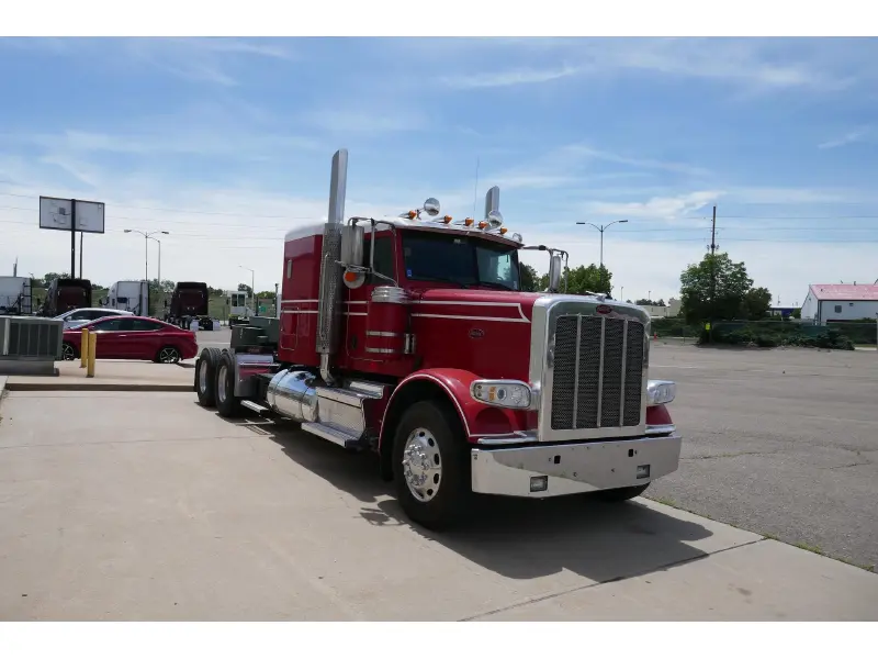 2019 PETERBILT 389