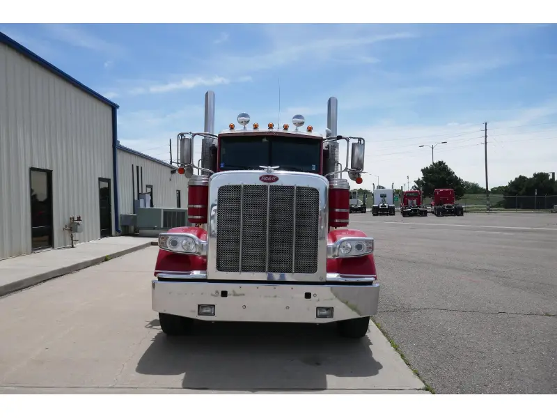 2019 PETERBILT 389