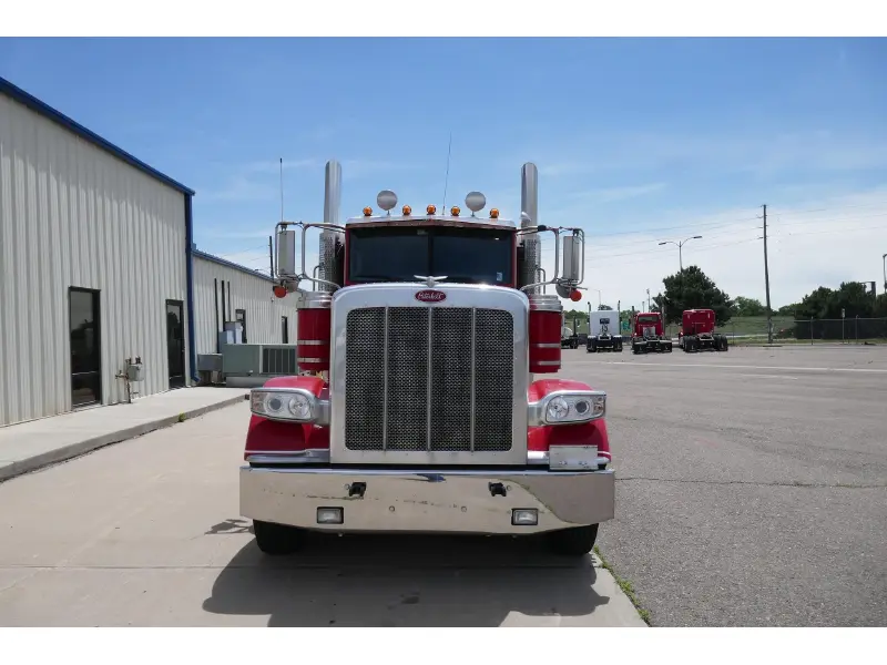 2020 PETERBILT 389