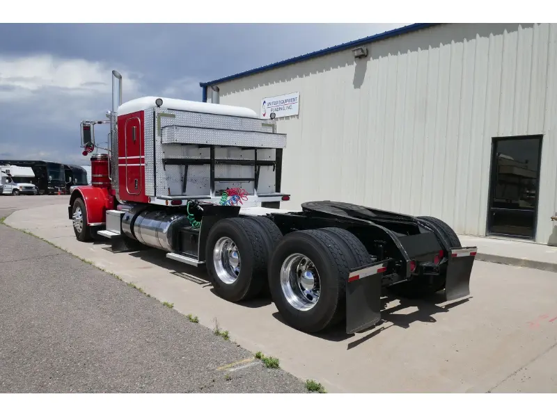 2021 PETERBILT 389