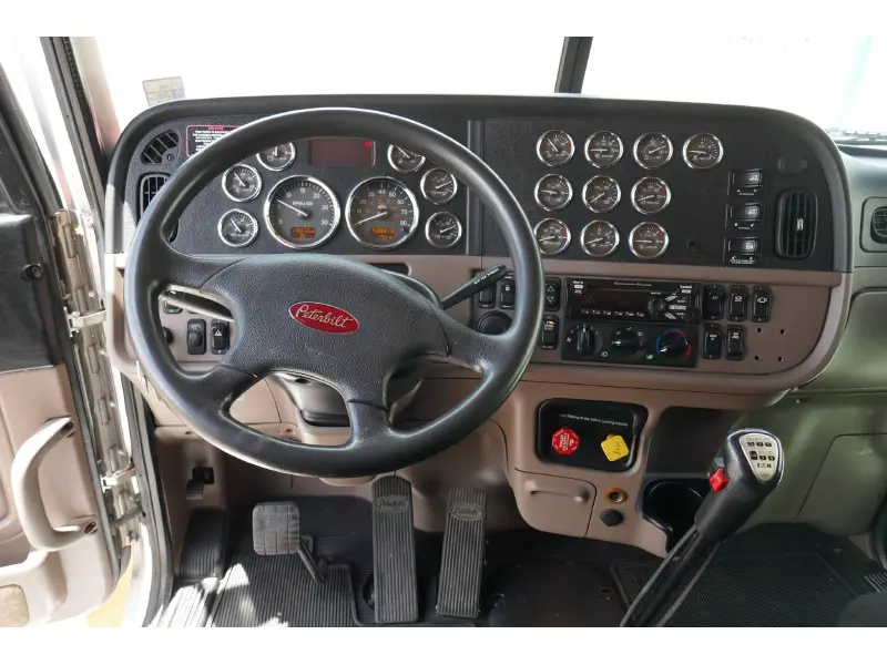 2021 PETERBILT 389