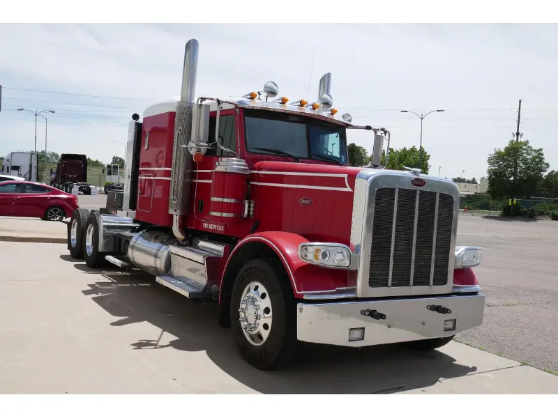 2021 PETERBILT 389