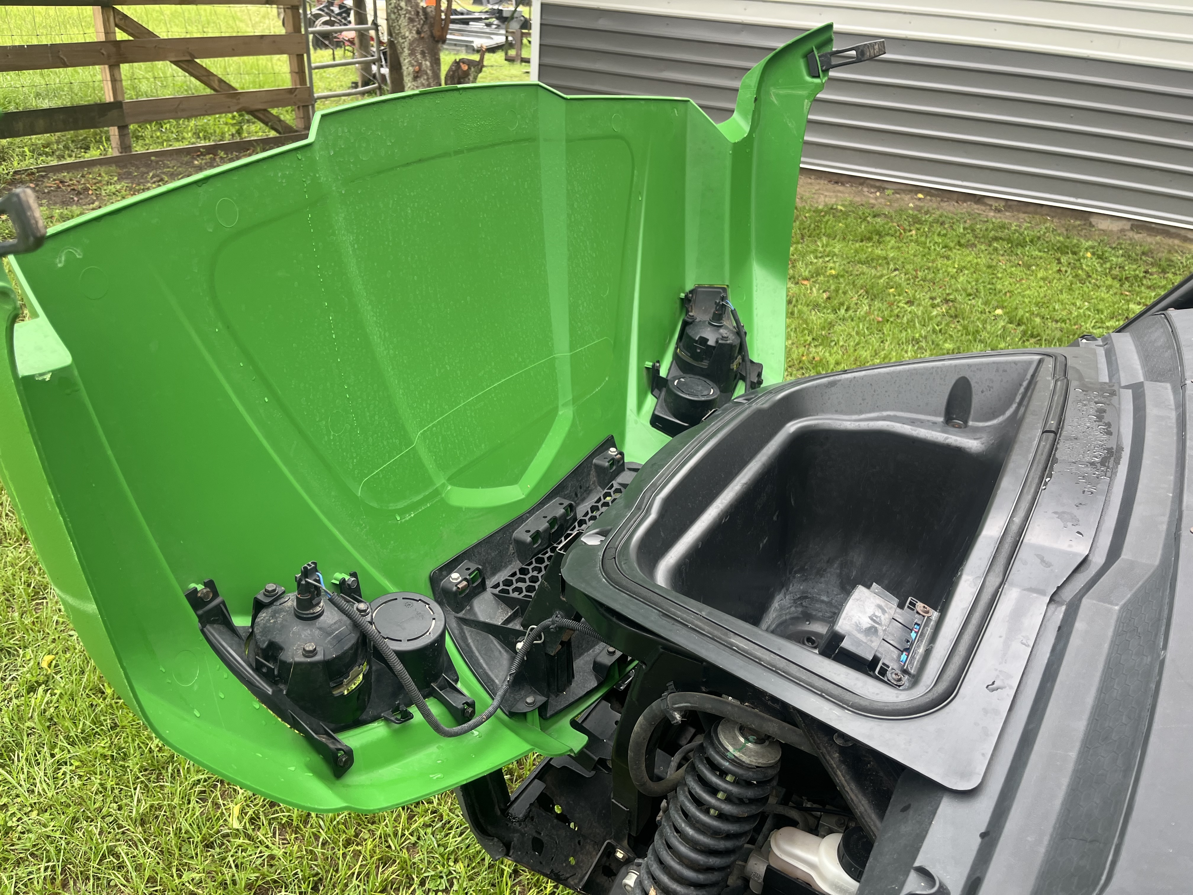 2021 John Deere GATOR™ XUV560E BASE in cleveland TX