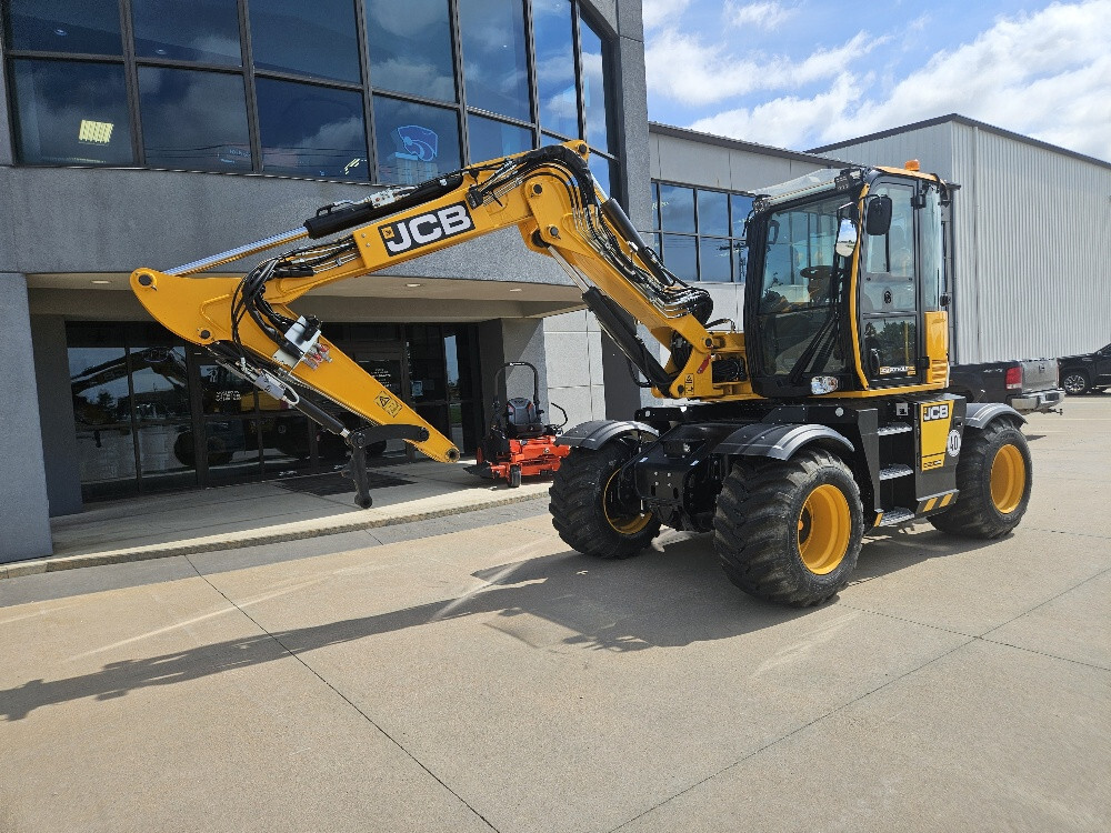 2025 JCB Hydradig 110W in Wamego, KS