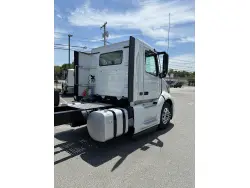 2024 VOLVO VNL64T300