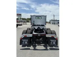 2024 VOLVO VNL64T300