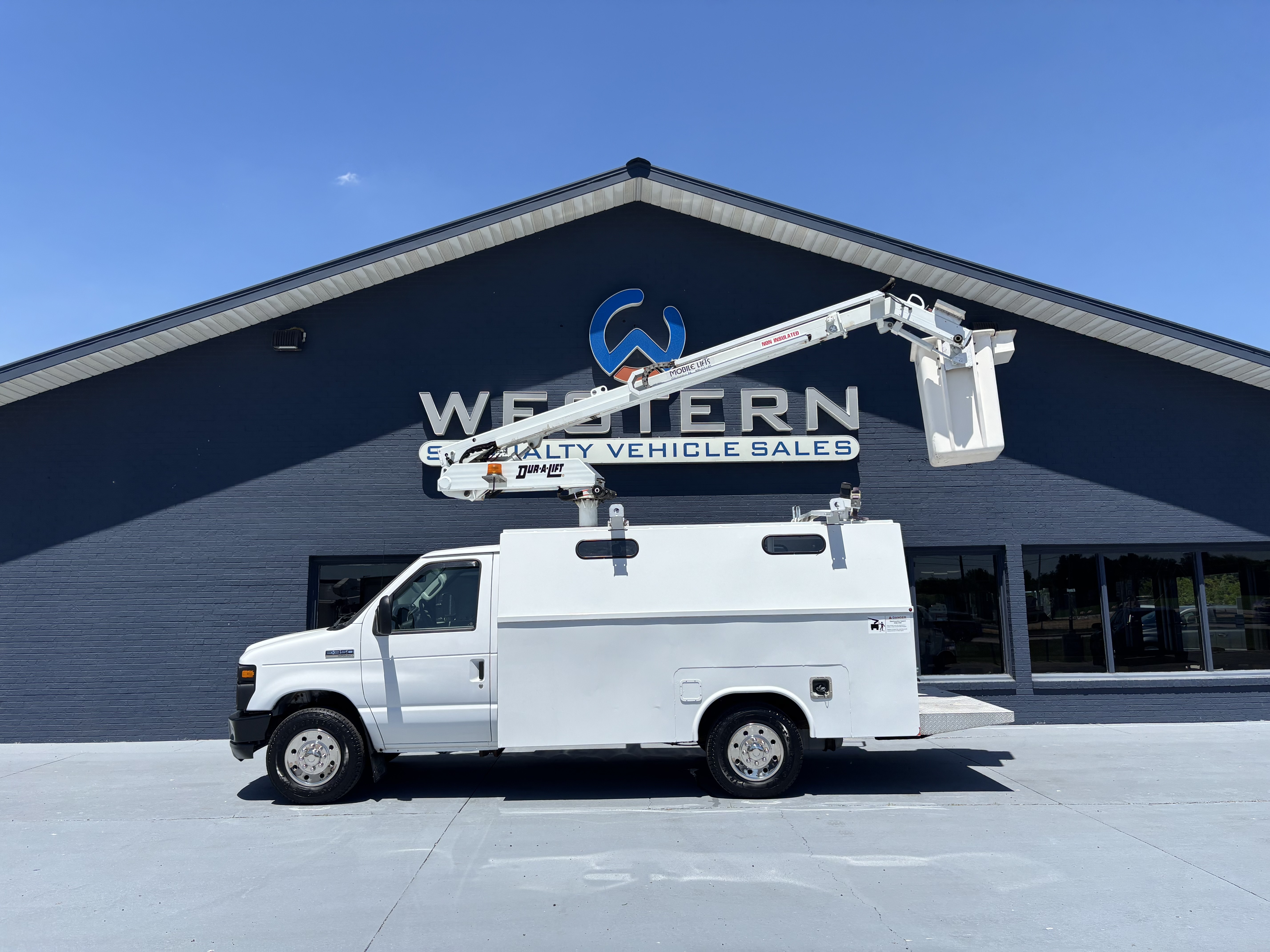 2017 FORD ECONOLINE in Braidwood, IL