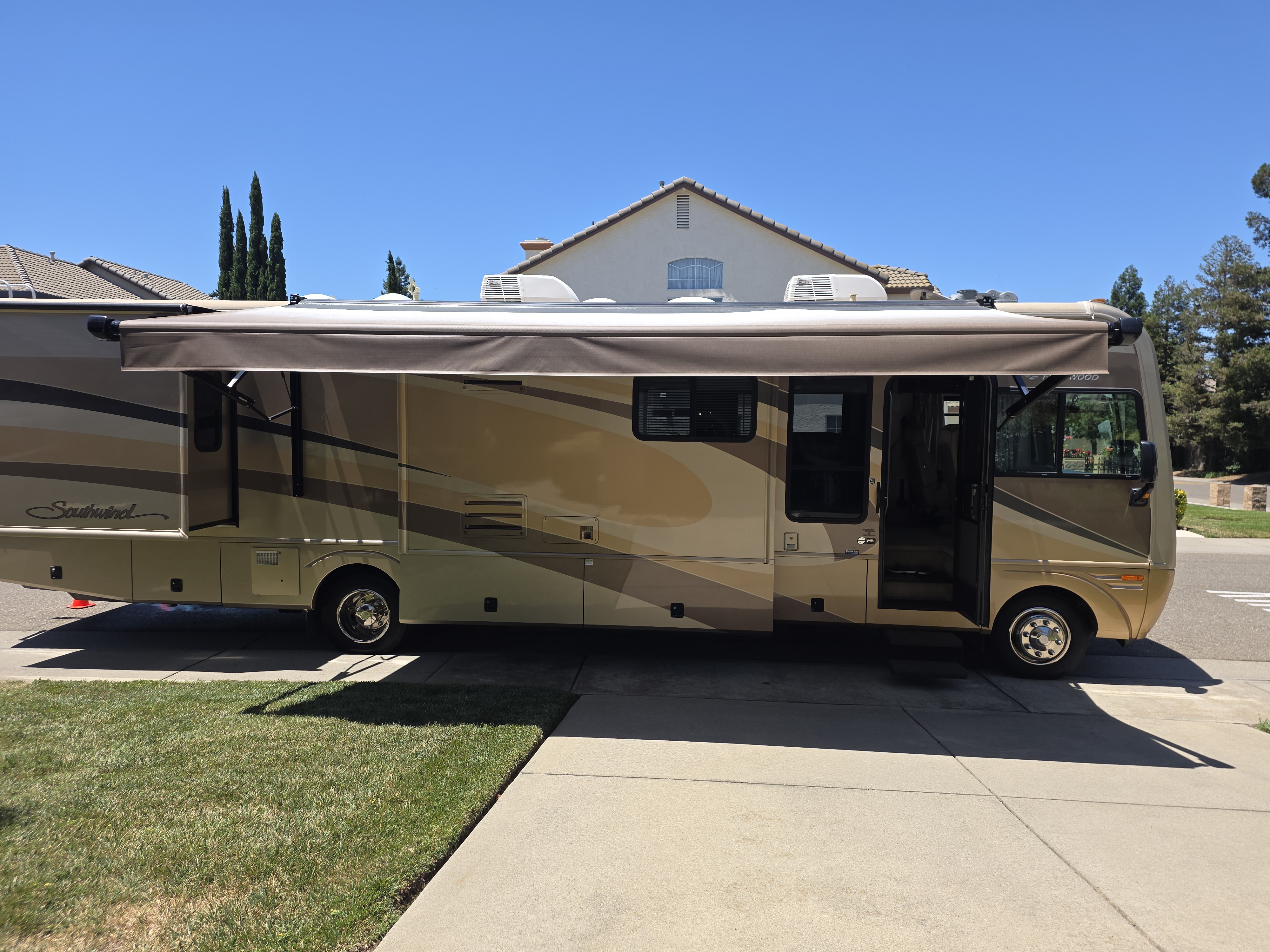 2005 Fleetwood SOUTHWIND 37C RV