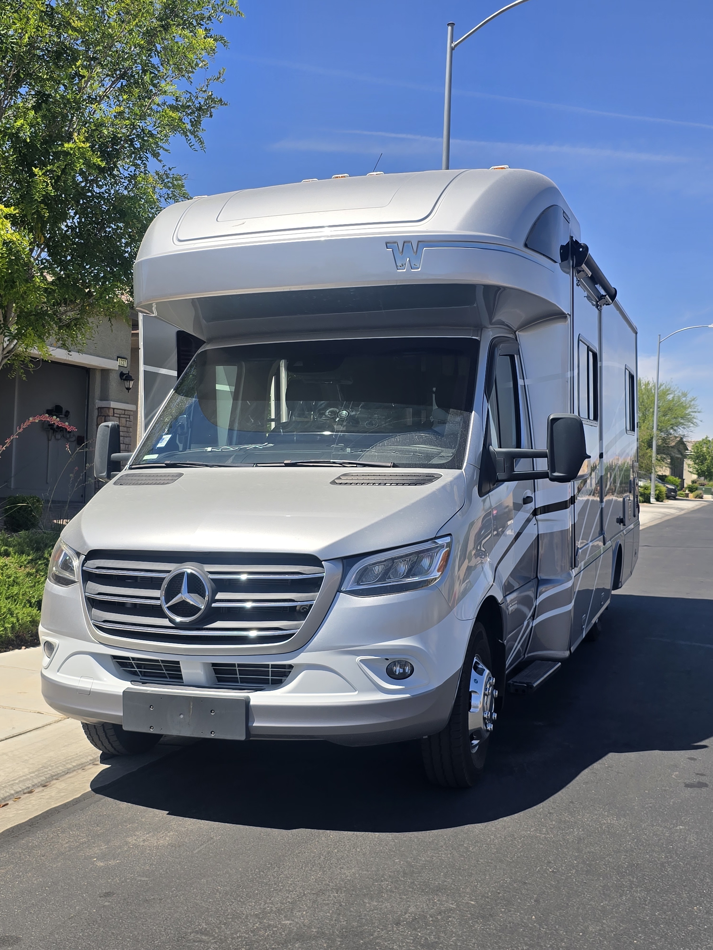 2021 Winnebago NAVION 24V RV