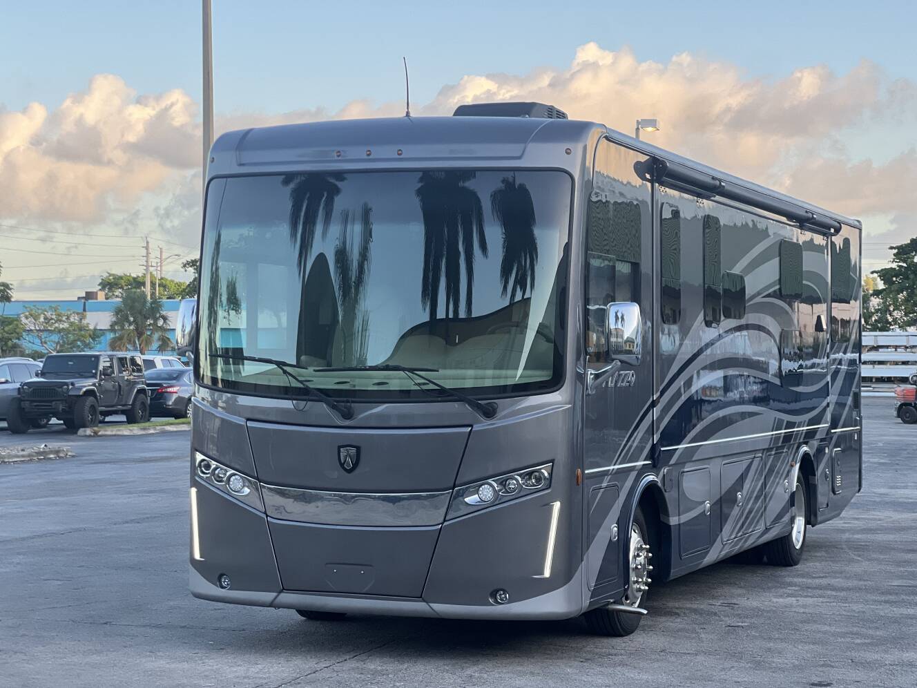 A photo of this 2021 Thor Motor Coach PALAZZO 33 5