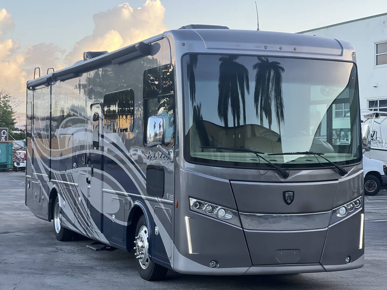 A photo of this 2021 Thor Motor Coach PALAZZO 33 5