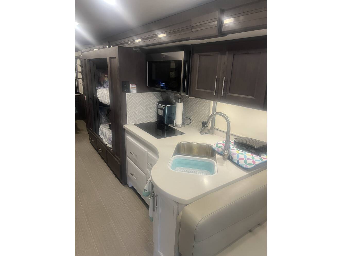 A photo of this 2021 Thor Motor Coach PALAZZO 33 5