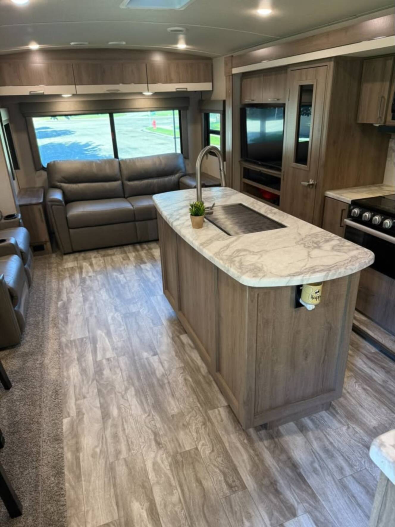 A photo of this 2022 Grand Design IMAGINE 2970RL